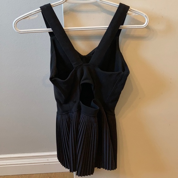 Black peplum workout top - Picture 2 of 3